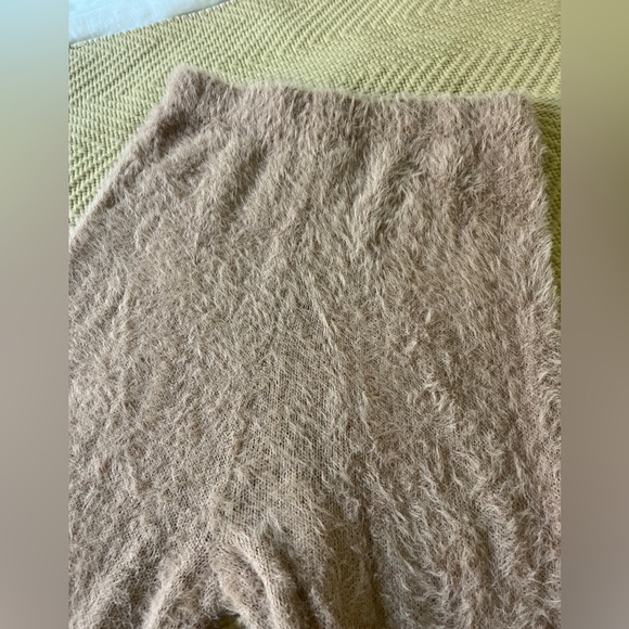 Free People 🎀 2 piece set fuzzy soft skims like flared pants and crop top set - Picture 4 of 5